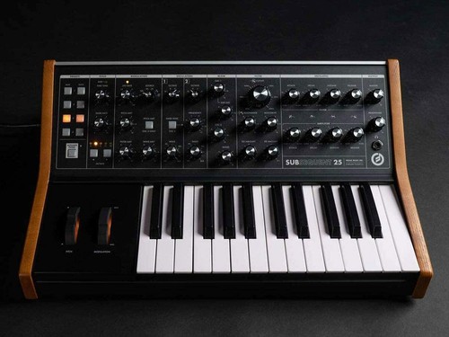 New moog music subsequent - moog, 25