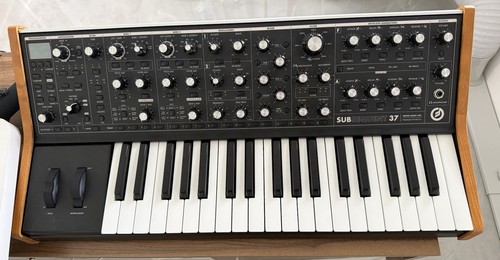 Moog subsequent analog - subsequent,