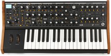 Moog Subsequent 37 Analog