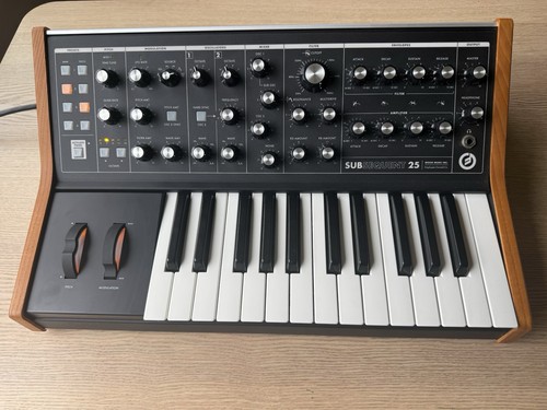 Moog subsequent analog - moog, 25