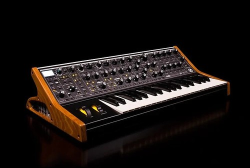 Moog subsequent analog - moog,
