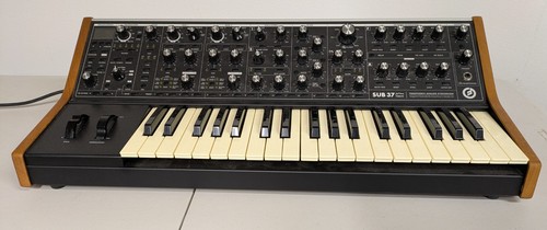 Moog sub tribute - sub, 37