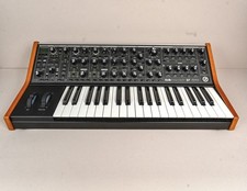 Moog Subsequent 37 Paraphonic